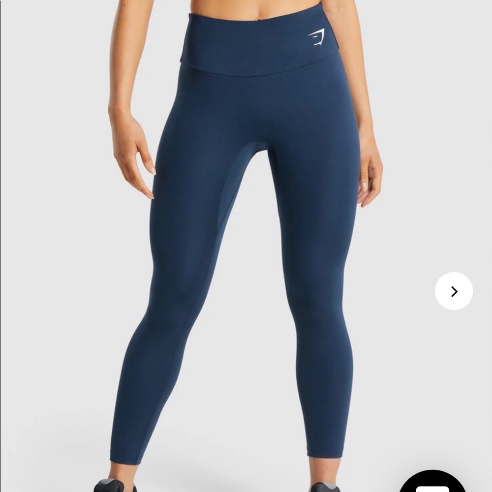 Gymshark training legging size M in NAVY